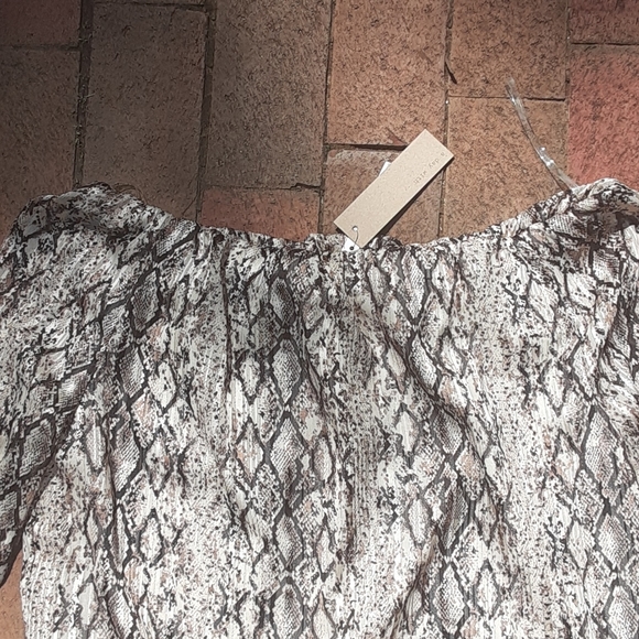 NWT 2 Pack Size Medium Clothing Lot - Picture 3 of 13